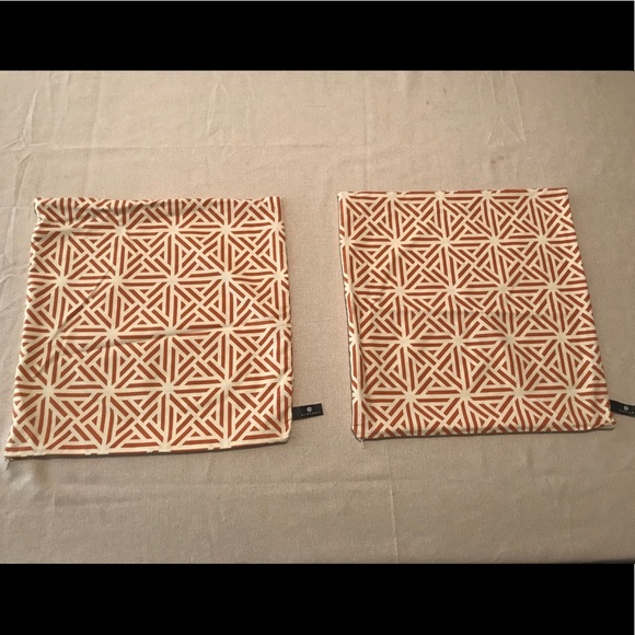 Set of orange and cream pillow covers - Picture 3 of 7